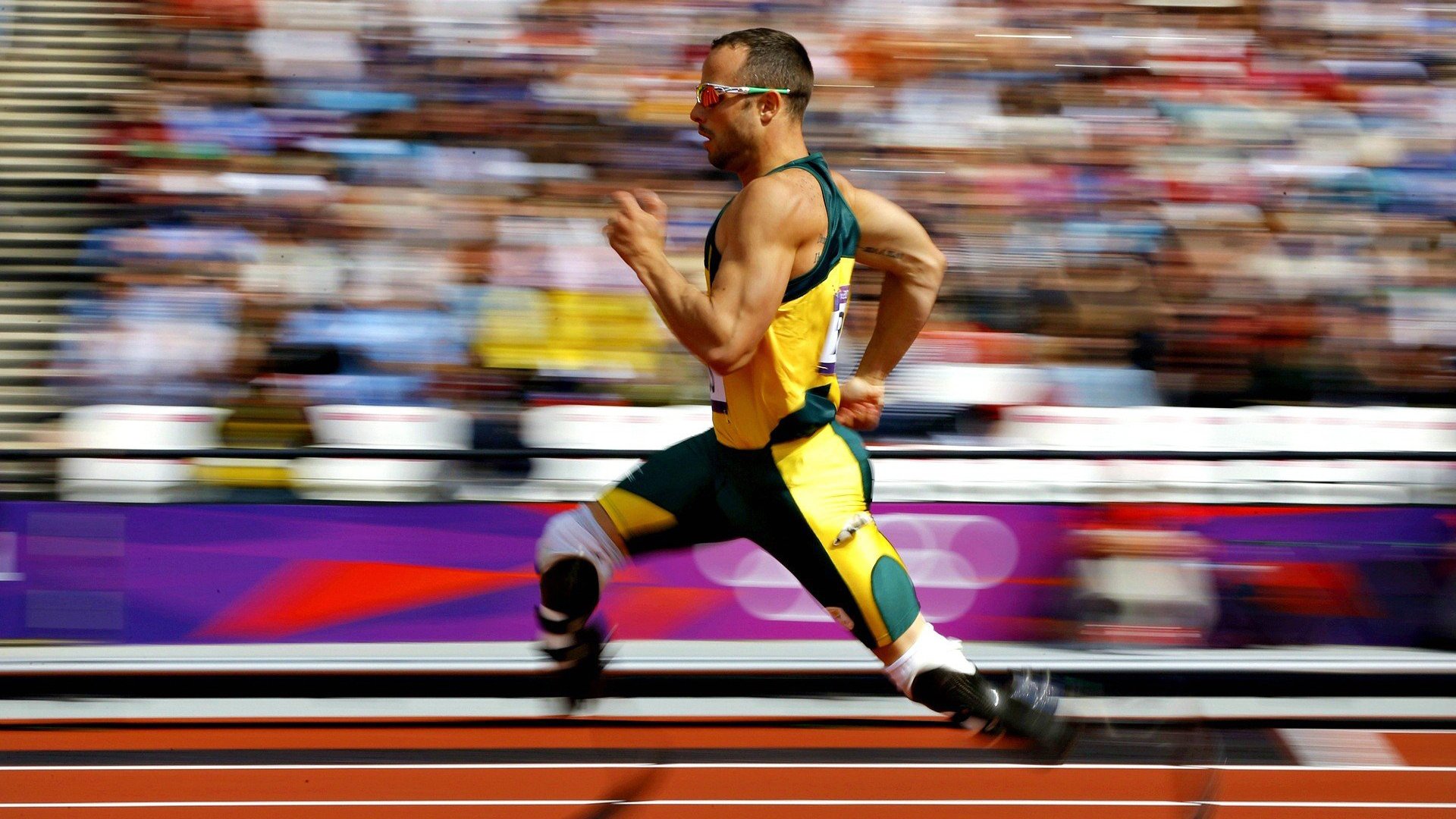 伊朗队后卫佩雷斯在巴黎奥运会上表现出色，伊朗足球运动员